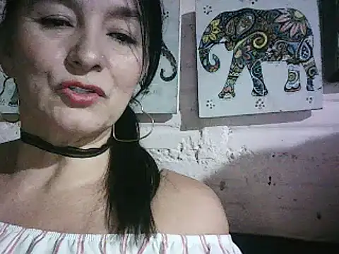 Snapshot of Anlly_garcia002 chatting on June 2, 12:21 am Anlly garcia002 online show from June 2, 12:21 am