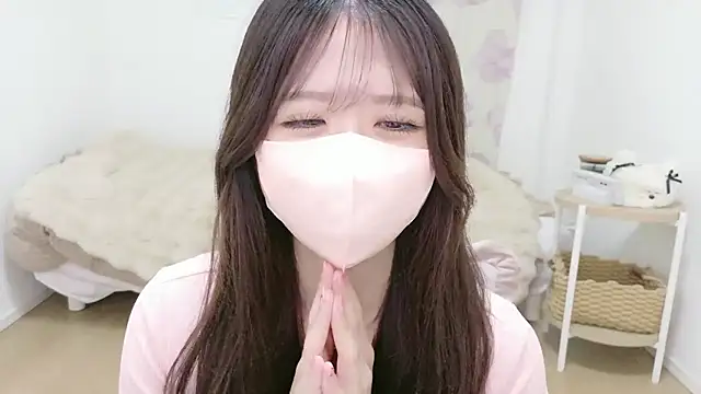 Snapshot of Yuinyaaa chatting on June 20, 10:42 am Yuinyaaa online show from June 20, 10:42 am