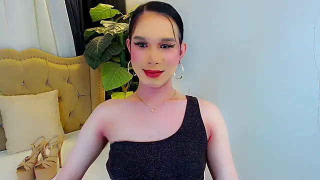 Snapshot of LexiLoreOnTop chatting on June 22, 5:21 pm LexiLoreOnTop online show from June 22, 5:21 pm