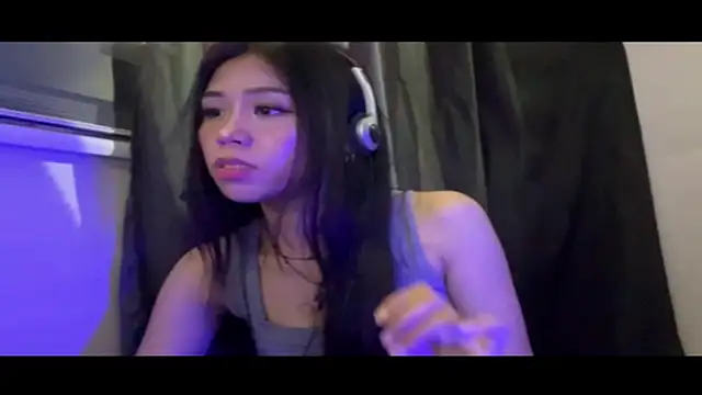 amberluiss online show from June 10, 6:14 am