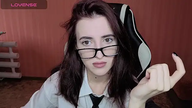 reaissss online show from May 30, 7:04 am