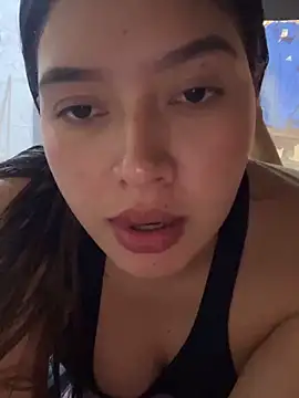 Snapshot of LuxuryCoupleX chatting on May 23, 10:09 pm LuxuryCoupleX online show from May 23, 10:09 pm