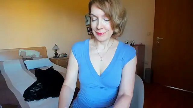 Snapshot of SummerLiza chatting on June 16, 2:50 pm SummerLiza online show from June 16, 2:50 pm