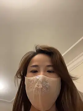 Snapshot of kiss_loo chatting on June 12, 12:25 pm kiss loo online show from June 12, 12:25 pm