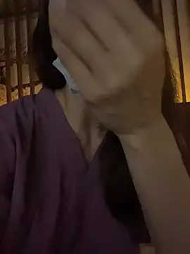 Snapshot of kiss_loo chatting on June 27, 1:00 am kiss loo online show from June 27, 1:00 am