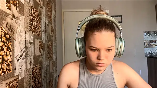 HellyRay online show from June 24, 1:32 pm
