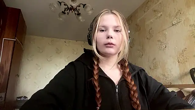 SusanaLeichty online show from May 30, 6:20 am