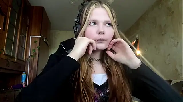SusanaLeichty online show from May 23, 8:57 am