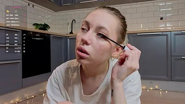 BlondeKelly online show from May 28, 4:13 pm
