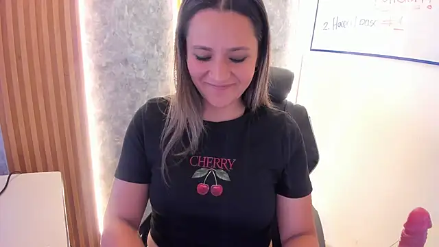 Snapshot of Alison_ang chatting on June 3, 12:39 pm Alison ang online show from June 3, 12:39 pm