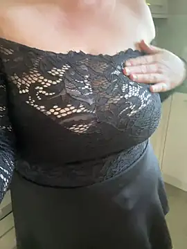 Curvy-CallieXX online show from May 23, 4:06 pm