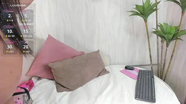 Snapshot of natalie_fox__ chatting on July 3, 11:39 am natalie fox online show from July 3, 11:39 am