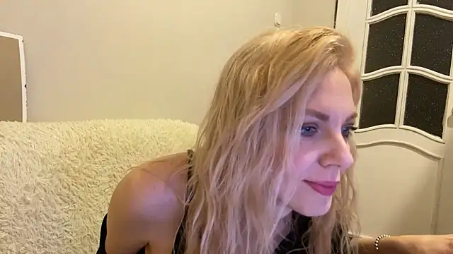 Snapshot of Allmaybe chatting on May 30, 5:07 pm Allmaybe online show from May 30, 5:07 pm