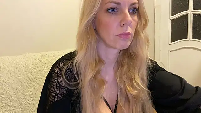 Snapshot of Allmaybe chatting on May 26, 6:28 pm Allmaybe online show from May 26, 6:28 pm