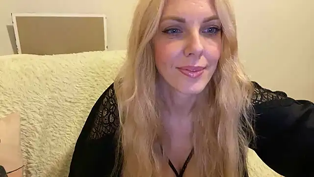Snapshot of Allmaybe chatting on June 4, 6:34 pm Allmaybe online show from June 4, 6:34 pm