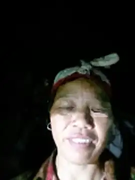 Snapshot of Elfledaa chatting on May 31, 5:19 pm Elfledaa online show from May 31, 5:19 pm