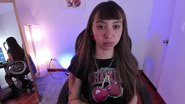 Snapshot of Scarlett__Cooper__1 chatting on June 13, 7:45 pm Scarlett Cooper 1 online show from June 13, 7:45 pm