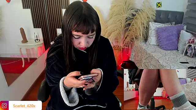 Snapshot of Scarlett__Cooper__1 chatting on July 1, 12:05 pm Scarlett Cooper 1 online show from July 1, 12:05 pm