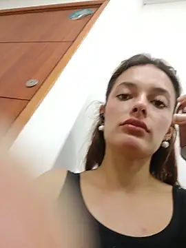 Snapshot of karenarango chatting on June 2, 3:56 pm karenarango online show from June 2, 3:56 pm