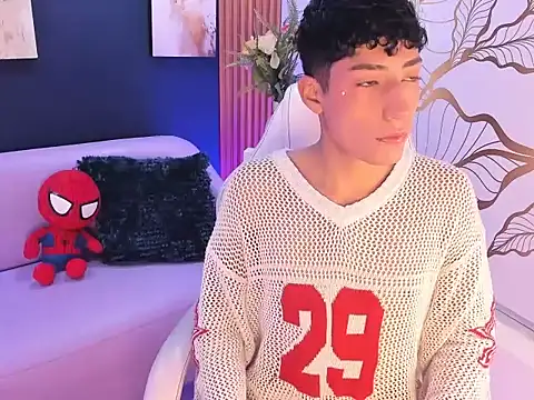 Snapshot of Adann_Scott chatting on July 18, 12:36 pm Adann Scott online show from July 18, 12:36 pm