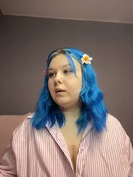 Snapshot of Stefani_Art chatting on June 15, 10:09 pm Stefani Art online show from June 15, 10:09 pm