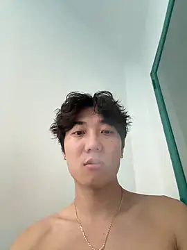 Snapshot of YourBadboy718 chatting on June 21, 10:43 am YourBadboy718 online show from June 21, 10:43 am