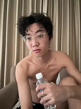 Snapshot of YourBadboy718 chatting on June 26, 8:09 am YourBadboy718 online show from June 26, 8:09 am