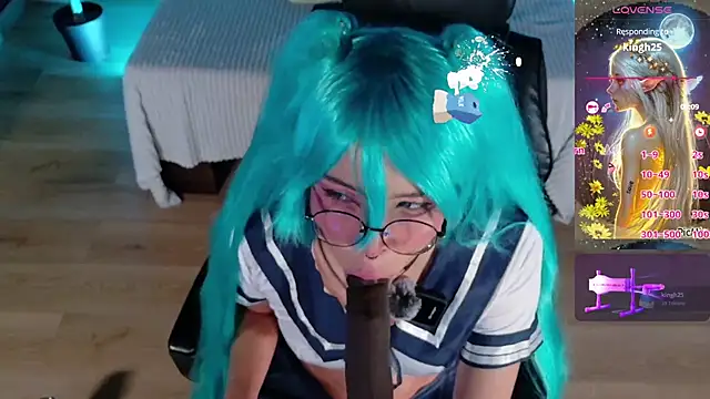 Snapshot of emmanakamura chatting on May 29, 10:32 am emmanakamura online show from May 29, 10:32 am