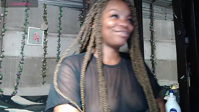 Snapshot of kenyaCocoa chatting on May 28, 9:10 pm kenyaCocoa online show from May 28, 9:10 pm