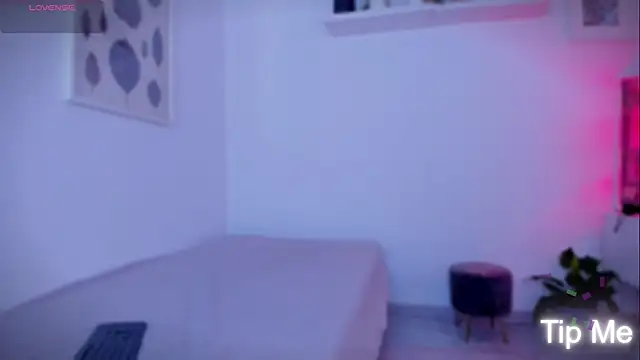 Snapshot of Frrancesca_ chatting on June 5, 3:33 am Frrancesca online show from June 5, 3:33 am