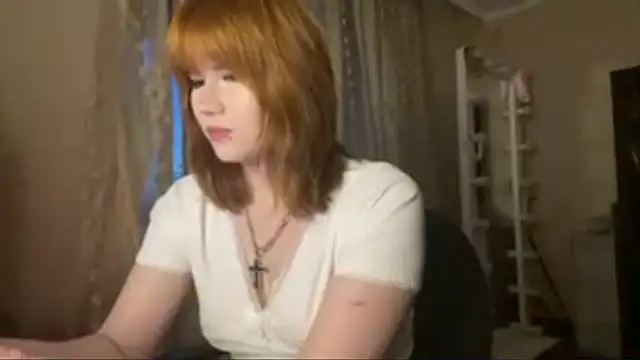 Snapshot of HelloKinki chatting on May 31, 6:09 pm HelloKinki online show from May 31, 6:09 pm