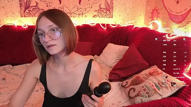 Snapshot of stella_naughty chatting on June 7, 8:58 pm stella naughty online show from June 7, 8:58 pm