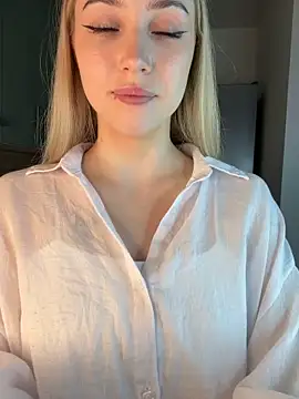 MoniLyn online show from May 25, 7:34 pm