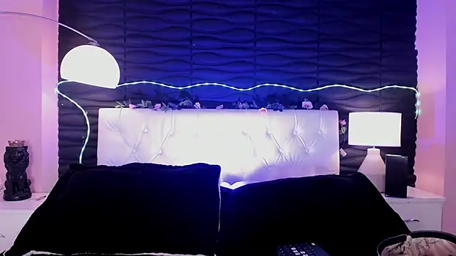 Snapshot of Natasha_Nassty chatting on June 25, 8:47 pm Natasha Nassty online show from June 25, 8:47 pm
