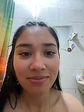 Snapshot of adaira31 chatting on June 12, 4:38 pm adaira31 online show from June 12, 4:38 pm