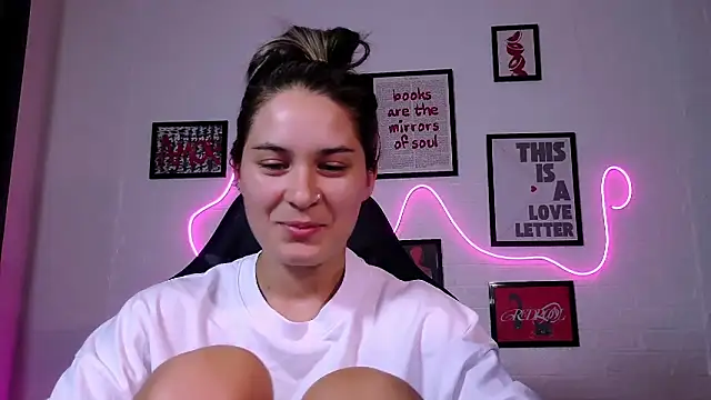 Snapshot of AlisaFrost chatting on June 10, 8:10 pm AlisaFrost online show from June 10, 8:10 pm