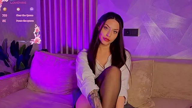 Snapshot of IamMikaella chatting on June 9, 8:10 pm IamMikaella online show from June 9, 8:10 pm