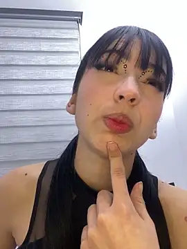 JeyLuxx online show from June 20, 7:02 am
