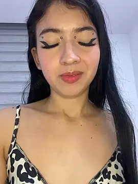 JeyLuxx online show from June 19, 4:51 am