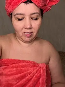 Snapshot of Love__beby chatting on June 17, 7:35 pm Love beby online show from June 17, 7:35 pm