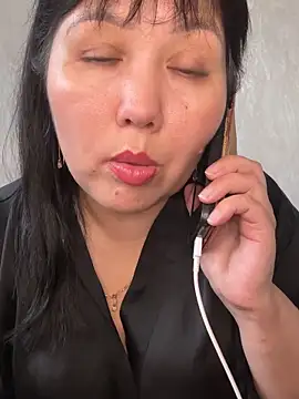 Snapshot of Love__beby chatting on June 15, 2:39 pm Love beby online show from June 15, 2:39 pm