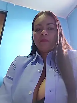 Snapshot of MONSERRAT_ETHAN chatting on June 3, 2:33 pm MONSERRAT ETHAN online show from June 3, 2:33 pm