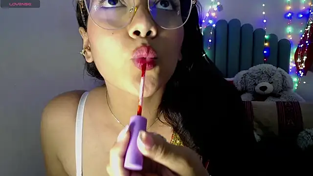 farah samira online show from July 15, 7:10 pm