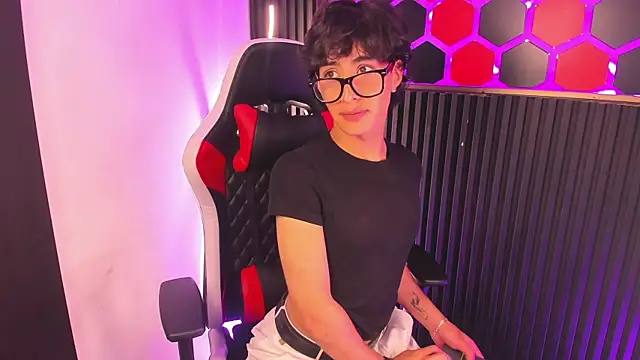 SantyFoxxs online show from July 12, 3:40 am