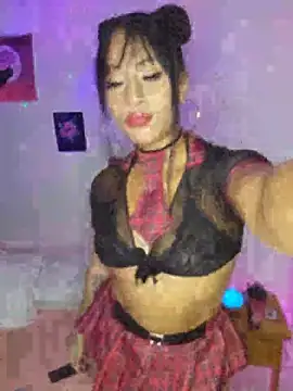 Snapshot of Medusa_Hot69 chatting on May 27, 4:31 am Medusa Hot69 online show from May 27, 4:31 am