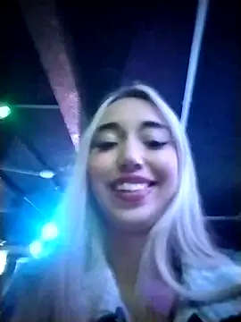 Snapshot of Red_LipsDuo chatting on June 18, 2:43 am Red LipsDuo online show from June 18, 2:43 am