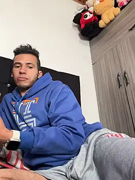 Liamsexy20 online show from May 27, 10:06 pm