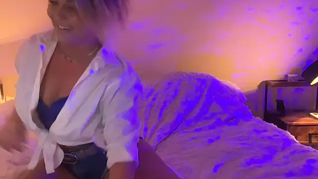 Snapshot of missbritneyfoxx chatting on June 30, 3:39 am missbritneyfoxx online show from June 30, 3:39 am