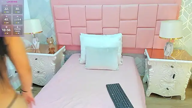 Snapshot of abbye_rose chatting on June 25, 7:52 pm abbye rose online show from June 25, 7:52 pm