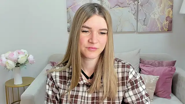 RoxyReignn online show from June 19, 9:53 pm